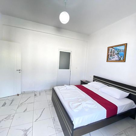 סרנדה Apartmente Pamela מראה חיצוני תמונה