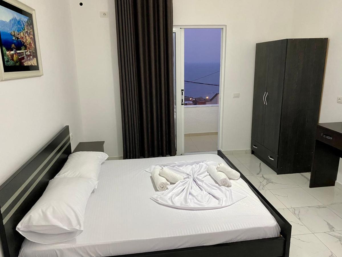 סרנדה Apartmente Pamela מראה חיצוני תמונה