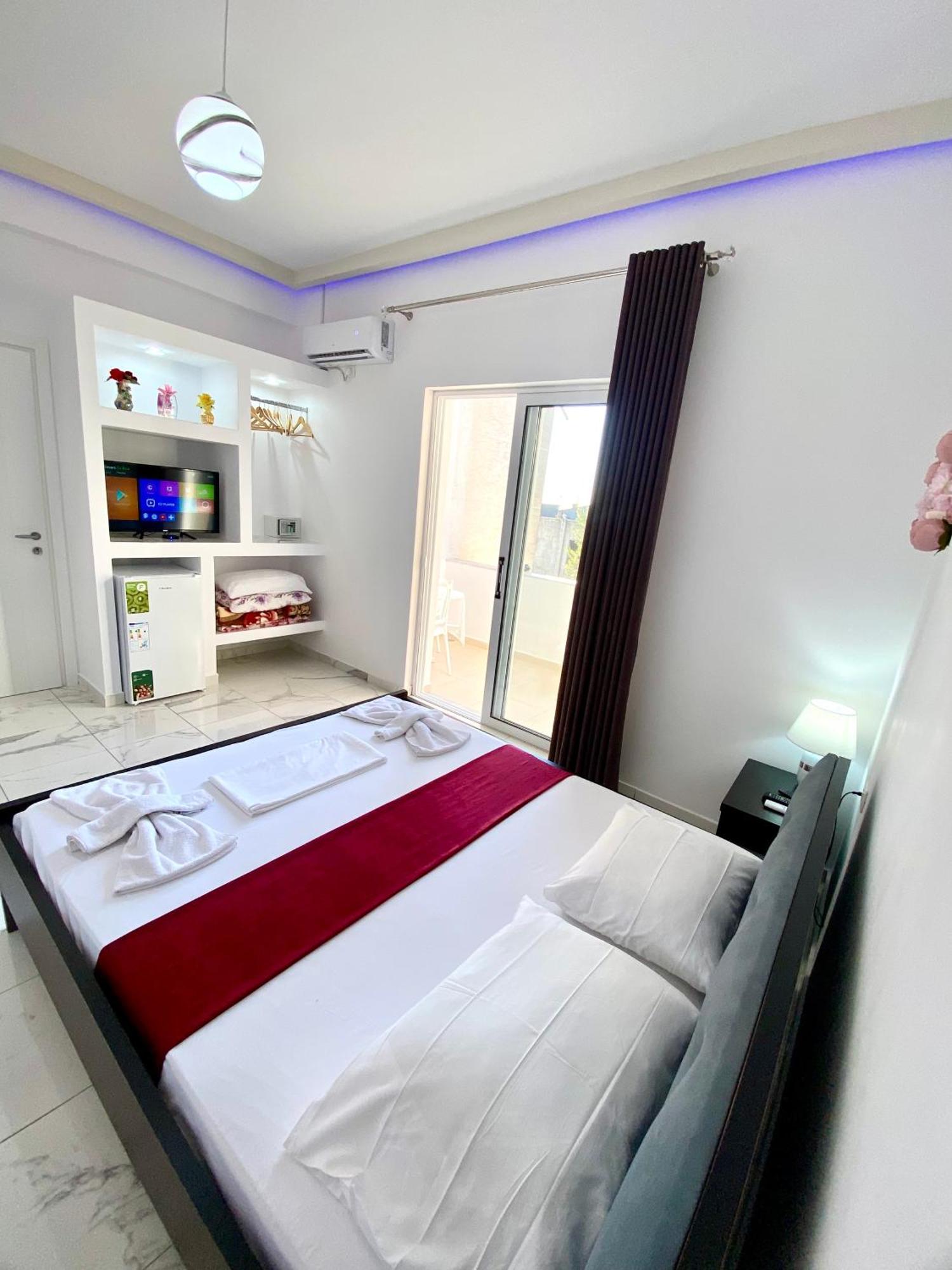 סרנדה Apartmente Pamela מראה חיצוני תמונה