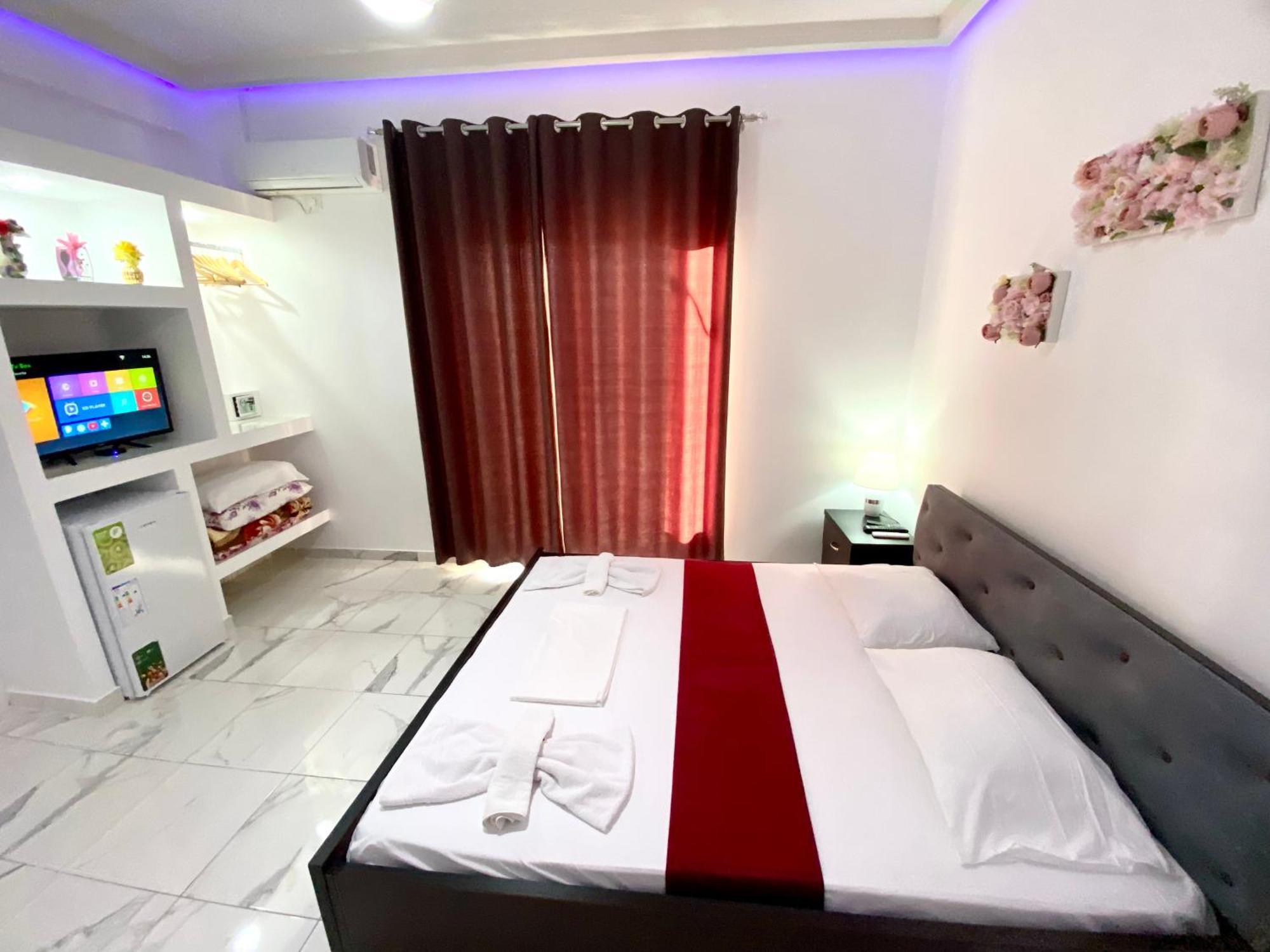 סרנדה Apartmente Pamela מראה חיצוני תמונה