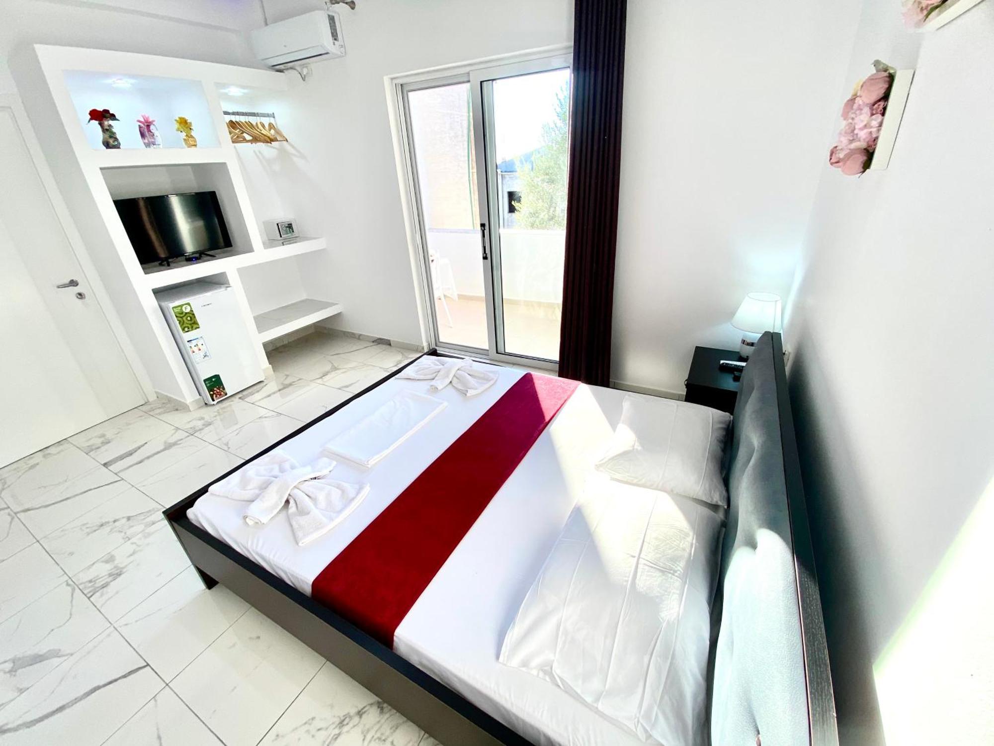 סרנדה Apartmente Pamela מראה חיצוני תמונה