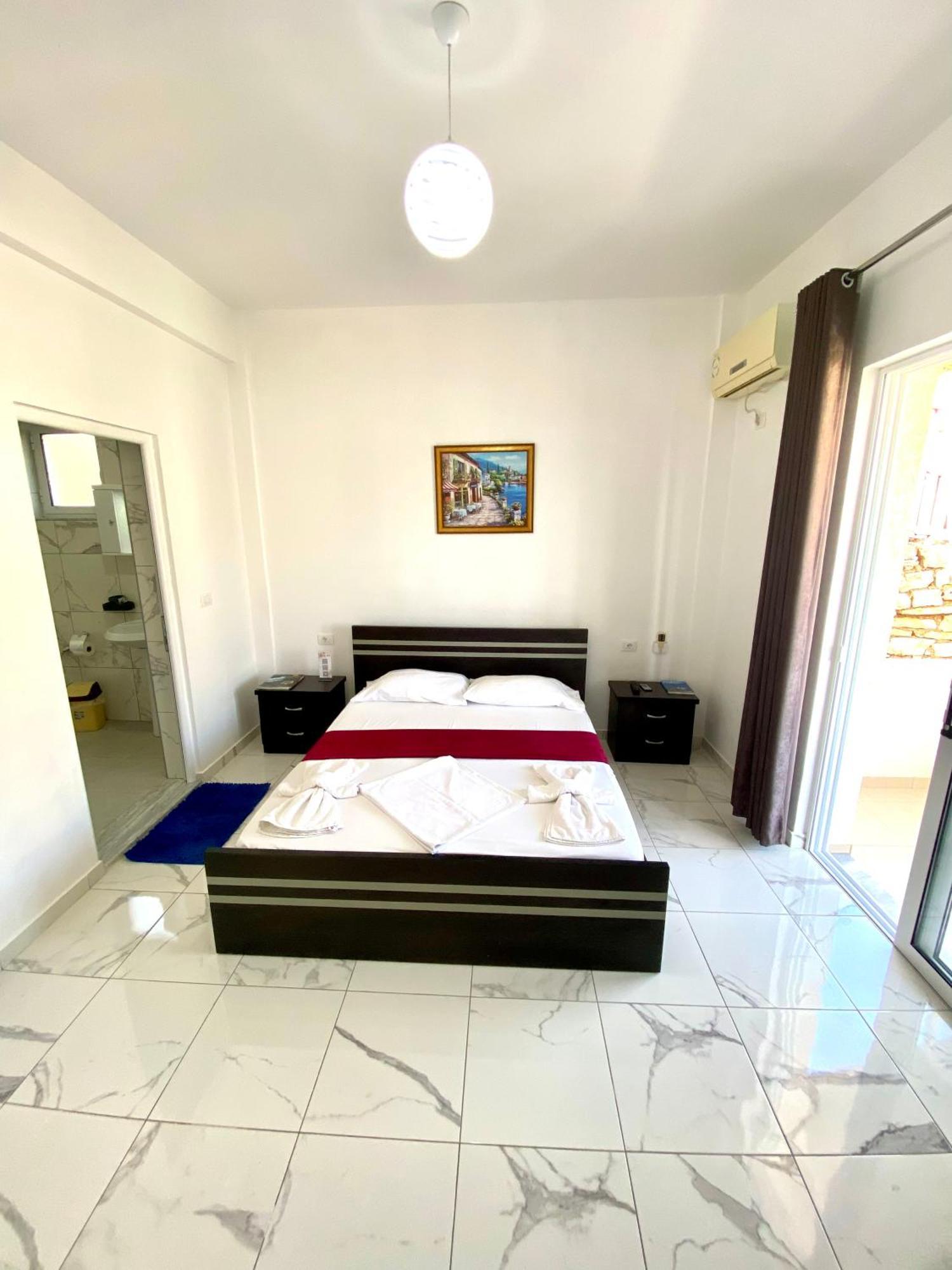 סרנדה Apartmente Pamela מראה חיצוני תמונה