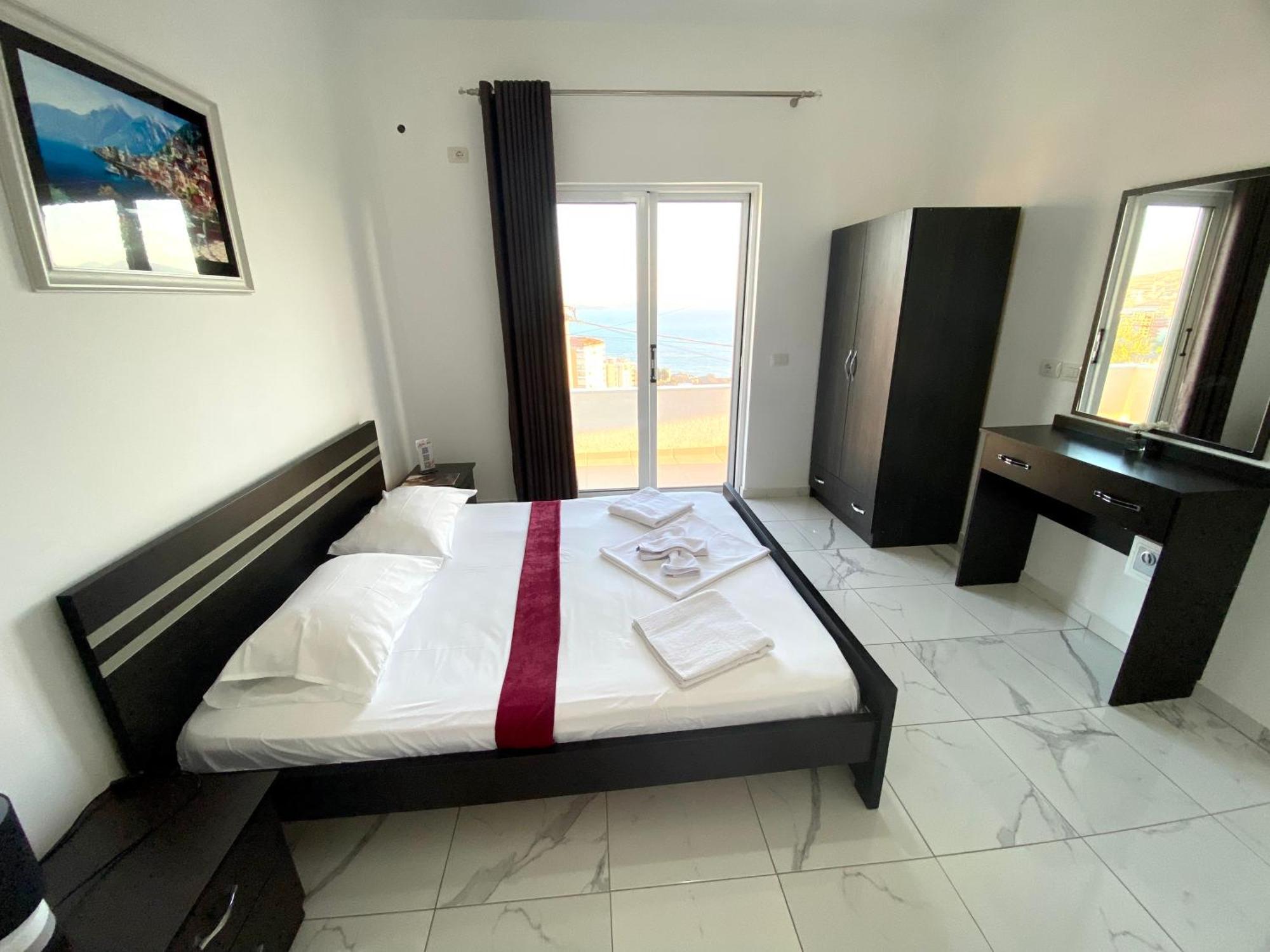 סרנדה Apartmente Pamela מראה חיצוני תמונה