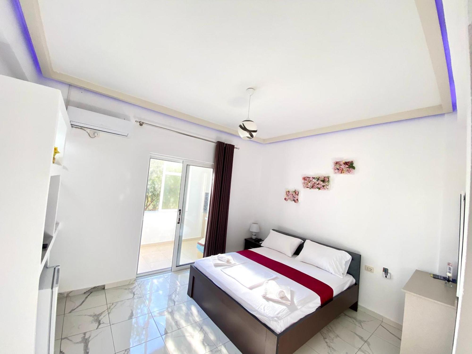 סרנדה Apartmente Pamela מראה חיצוני תמונה