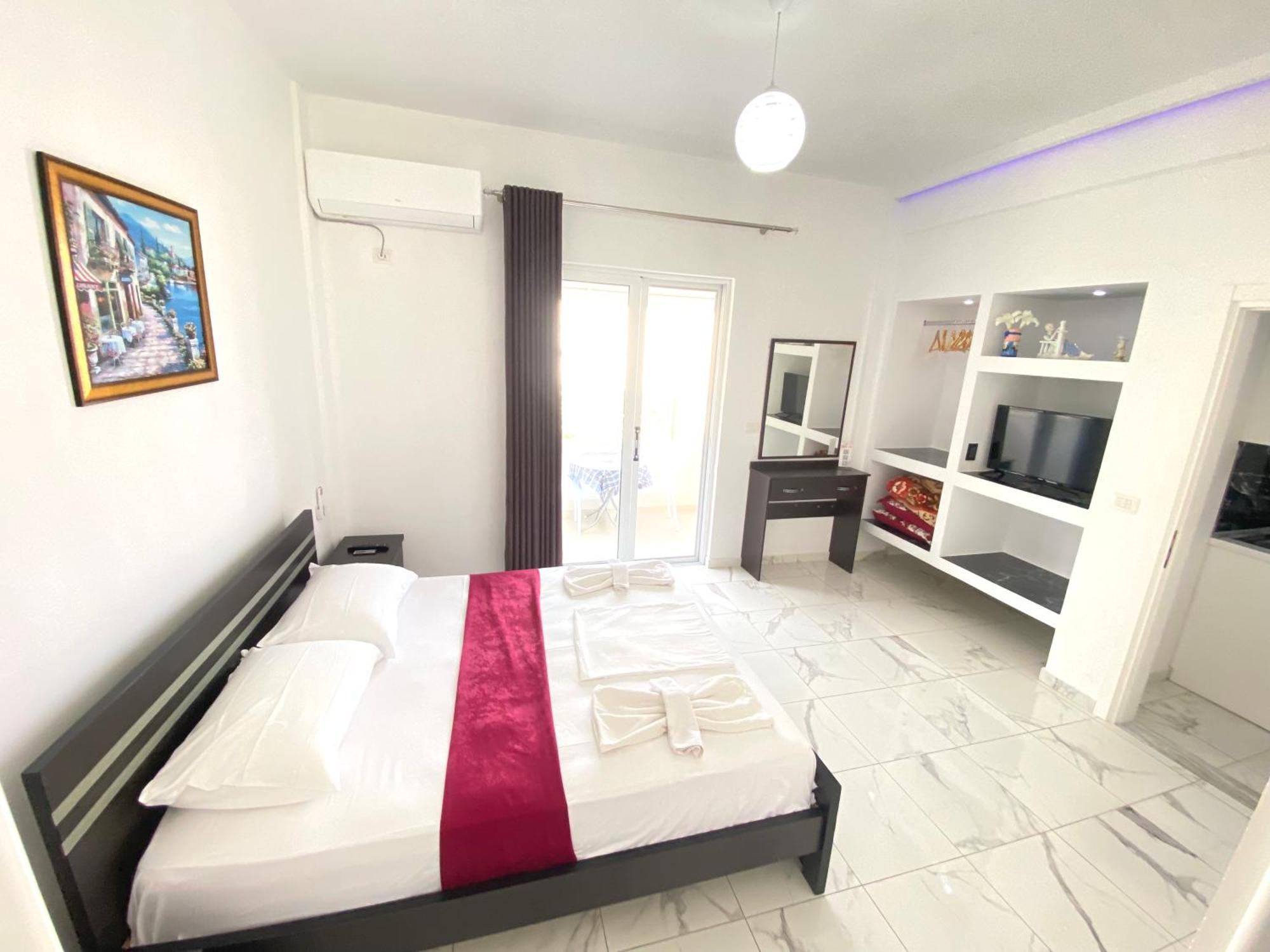 סרנדה Apartmente Pamela מראה חיצוני תמונה